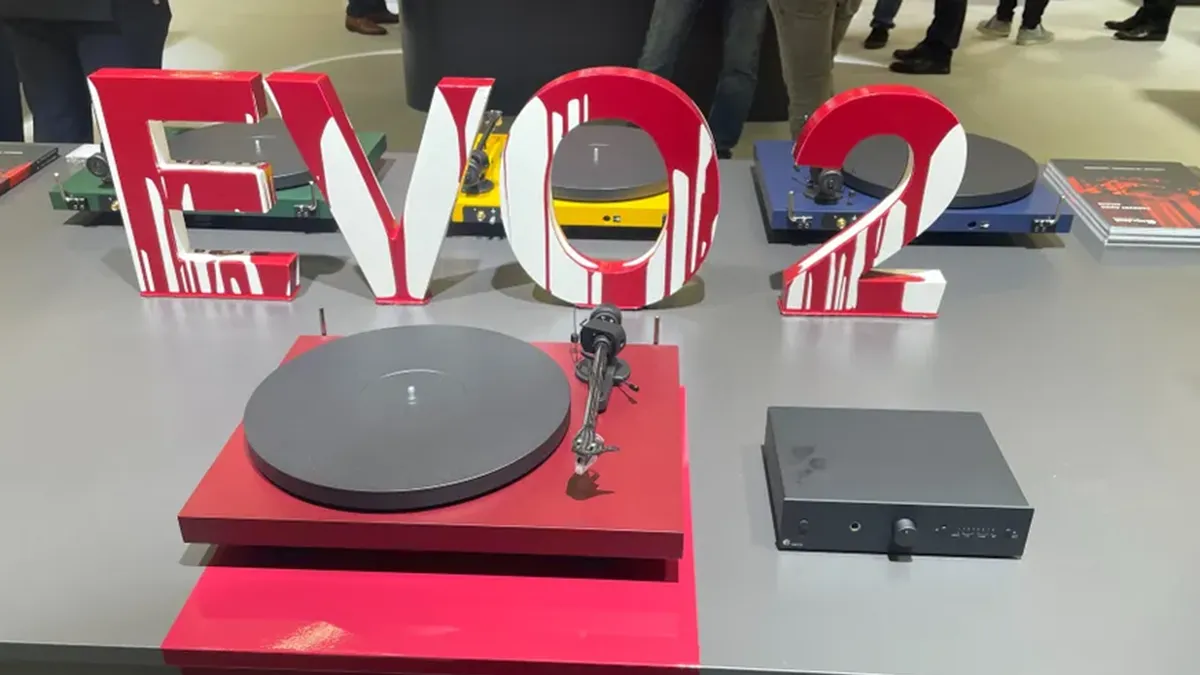 Pro-Ject je v letu 2024 predstavil več vznemirljivih novih izdelkov, ki kažejo njihovo zavezanost visokokakovostnemu zvoku in elegantnemu dizajnu.